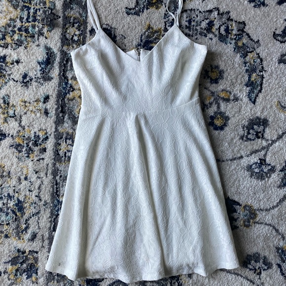 NWOT Lulus White Mini Dress - Picture 3 of 4